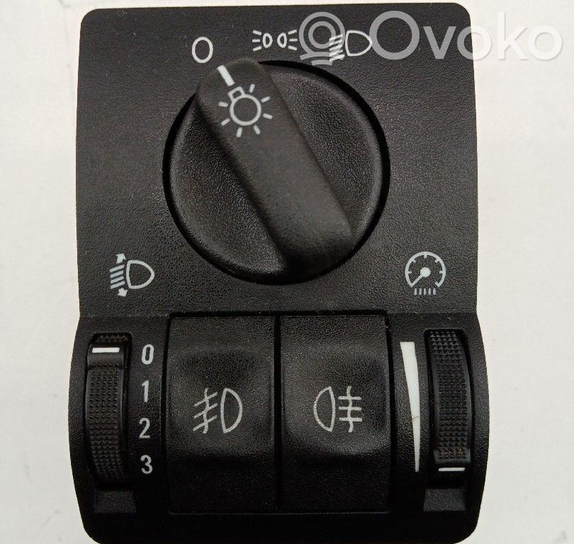 Opel Zafira A Light switch 