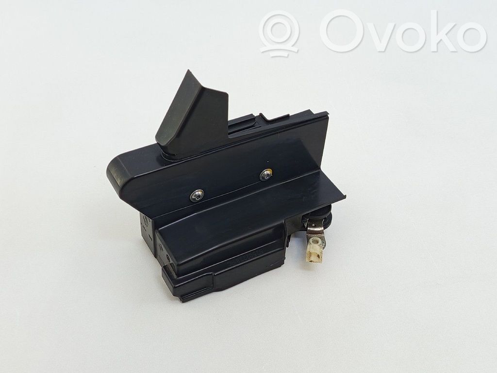 Dacia Sandero Takaoven lukko 