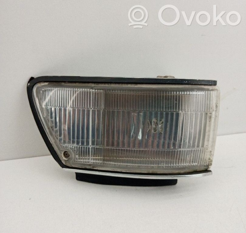 Toyota Corolla E90 Blinker vorne Stoßstange 