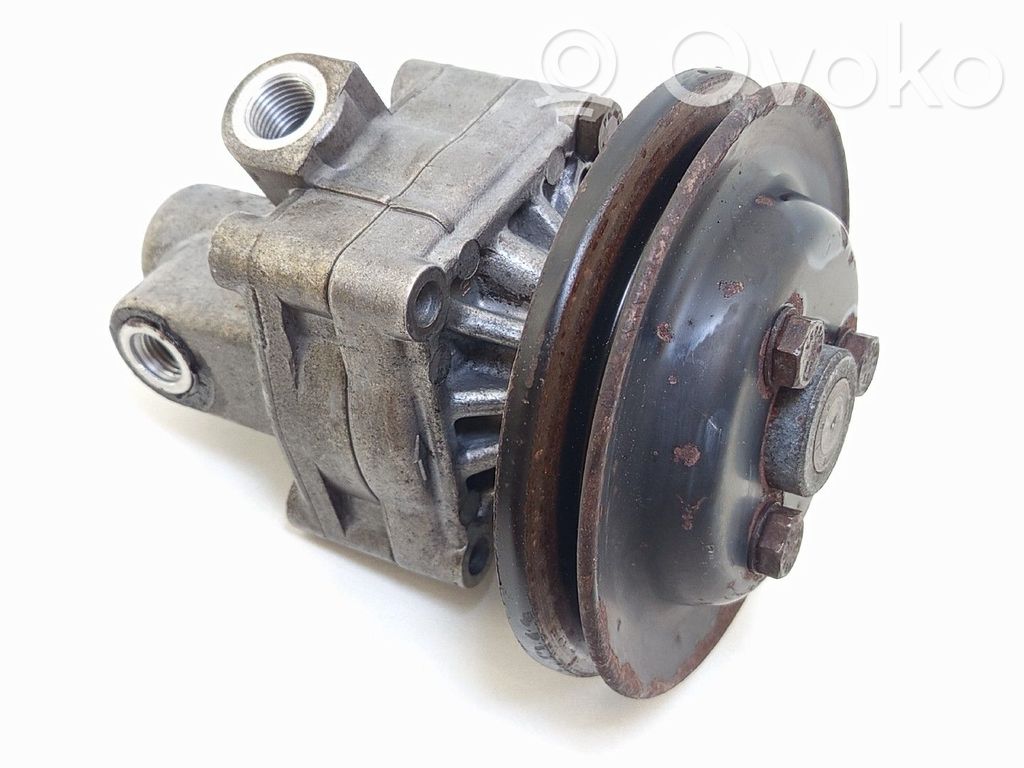BMW 5 E34 Power steering pump 