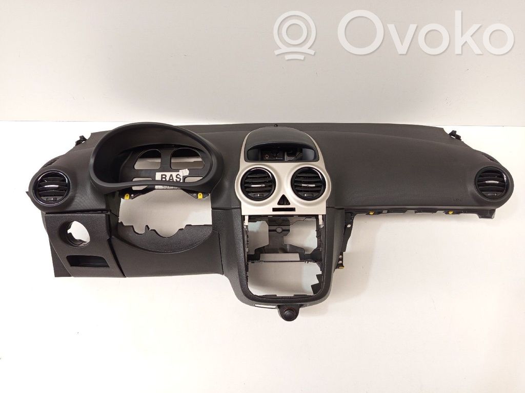 Opel Corsa D Панель 