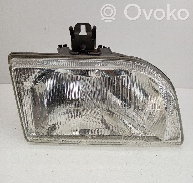 Ford Fiesta Headlight/headlamp 