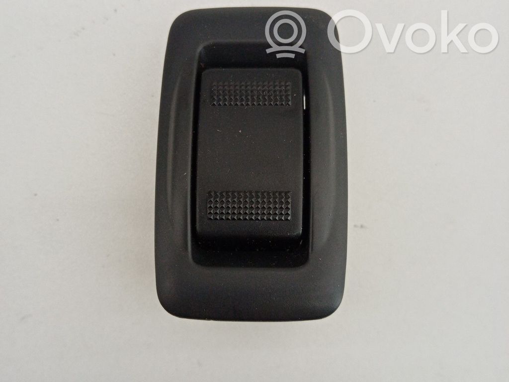 Electric window control switch   C8HD9565,2658D4GE4T,6638065