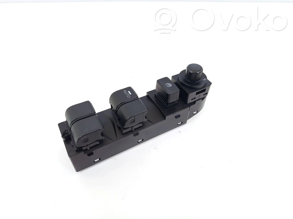 Mazda 2 Electric window control switch 
