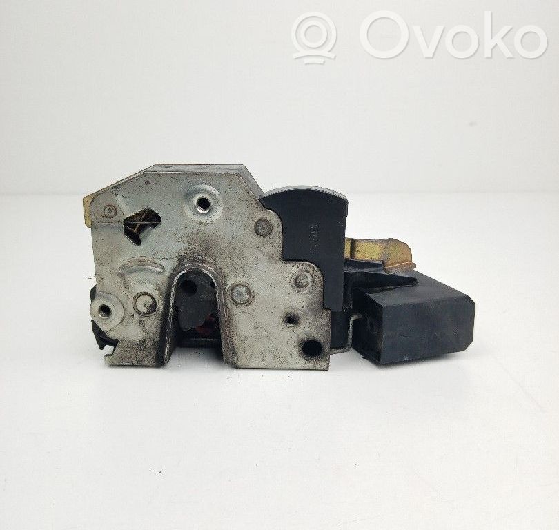 Rear door lock   67111387607