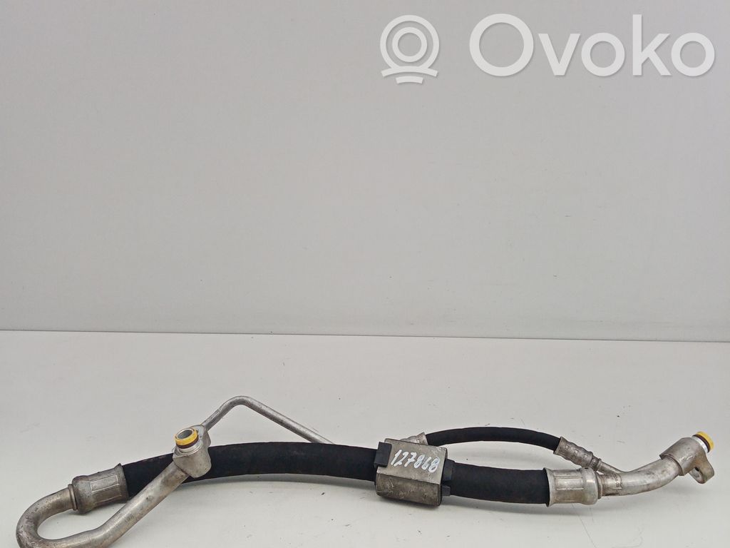 BMW 3 E90 E91 Ilmastointilaitteen putki (A/C) 