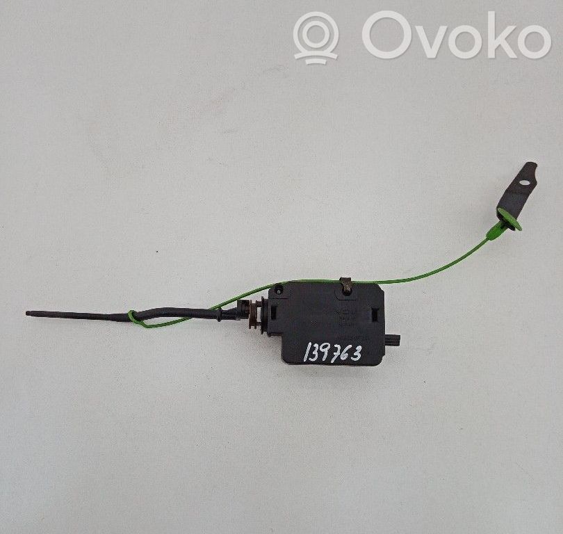 BMW 3 E46 Fuel tank cap lock motor 
