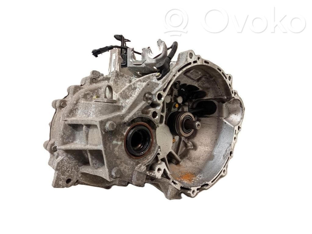 Manual 5 speed gearbox   WHJ6,6VEL,TOQUE