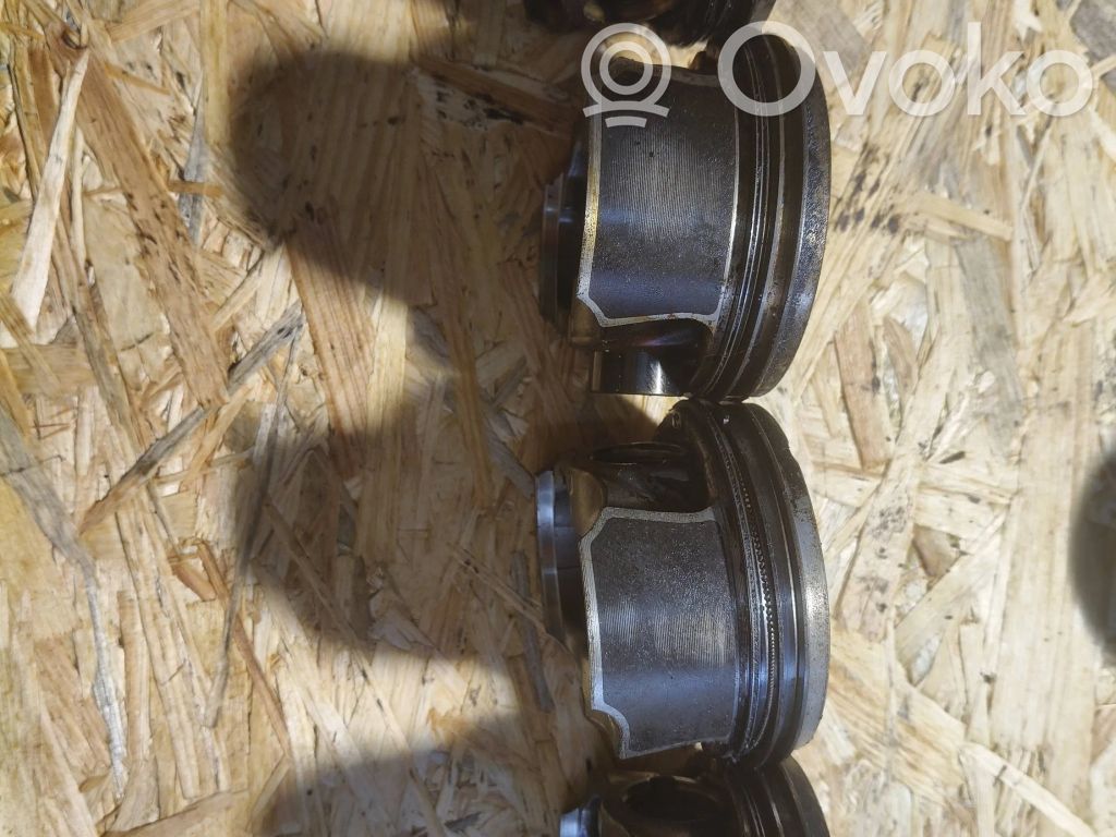 Audi A4 S4 B9 Piston 