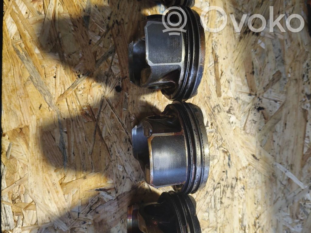 Audi A5 8T 8F Piston 