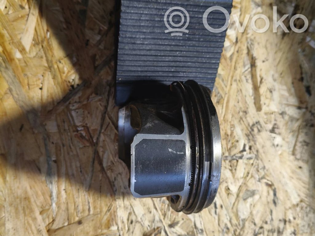 Piston   082270