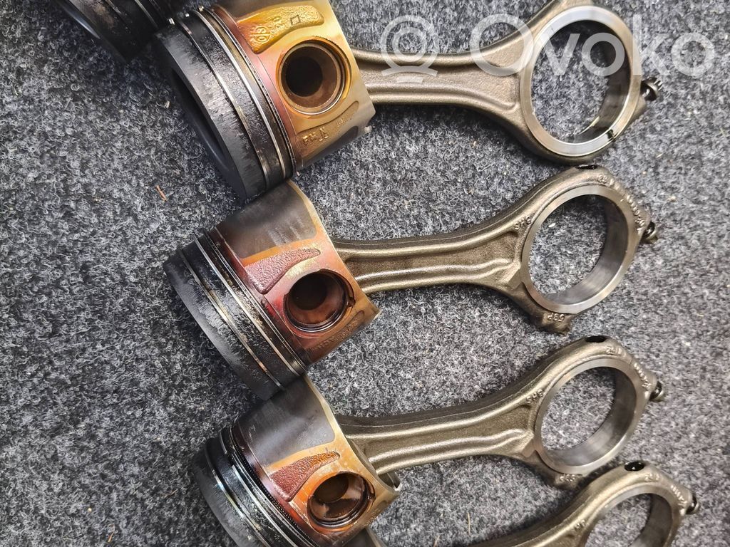 Volkswagen Touareg III Piston with connecting rod 