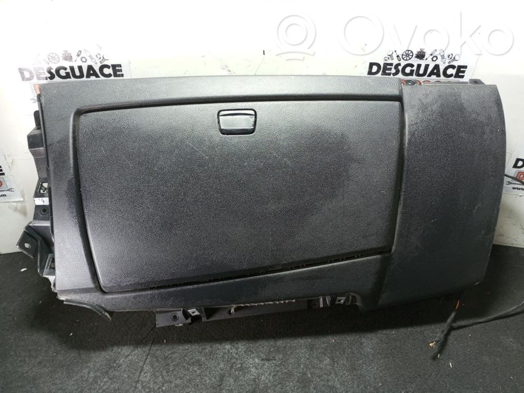 BMW 1 E81 E87 Daiktadėžė 
