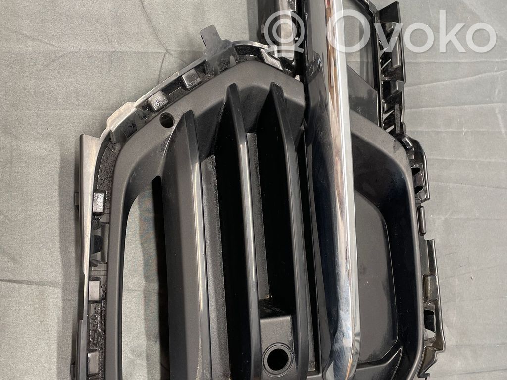 BMW X5 G05 Front fog light trim/grill 