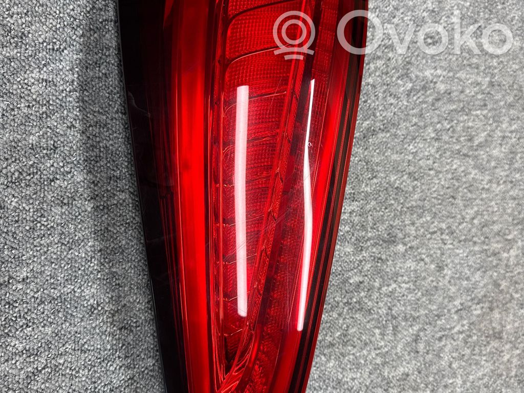 Audi Q5 SQ5 8R Lampă spate în capacul portbagajului 