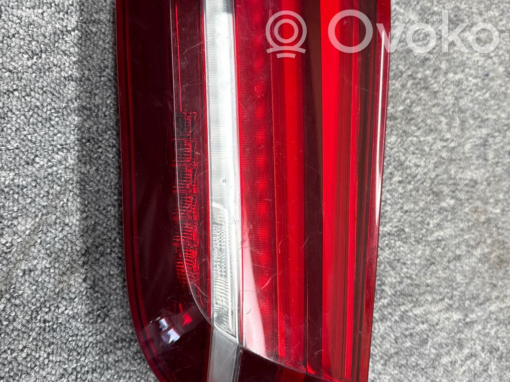 Lampy tylnej klapy bagażnika   732904507,7329045,10018610,01129803