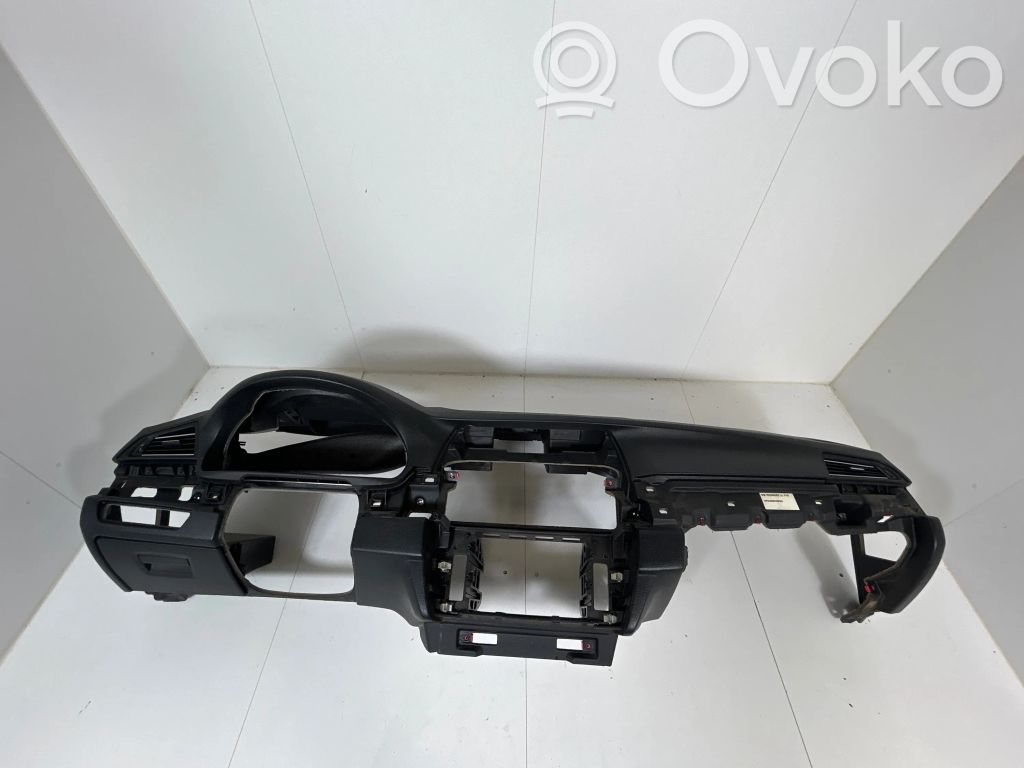 BMW 5 F10 F11 Deska rozdzielcza 