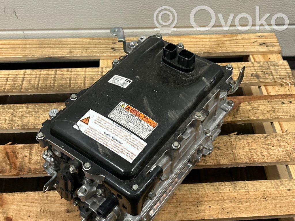 Toyota C-HR I Voltage converter inverter 