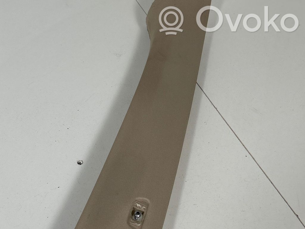 Osłona słupka szyby przedniej / A   7284710