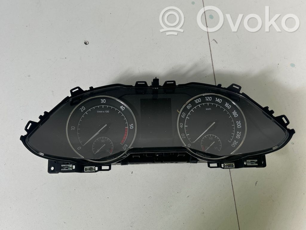 Skoda Superb B8 (3V) Speedometer (instrument cluster) 