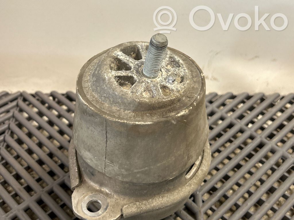 Porsche Cayenne (92A) Engine mount bracket 