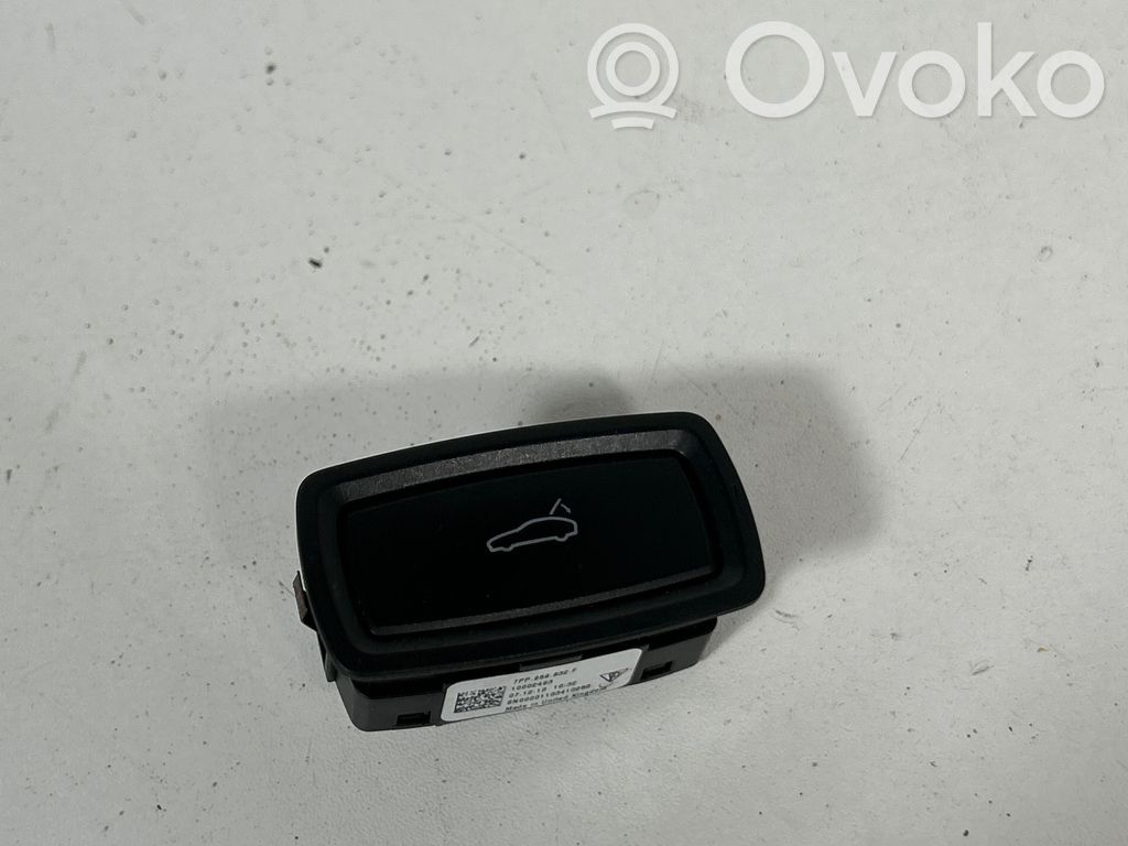 Porsche Cayenne (92A) Tailgate/boot open switch button 