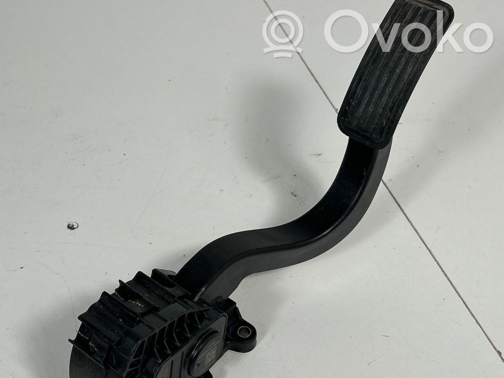 Tesla Model Y Akceleratoriaus pedalas 