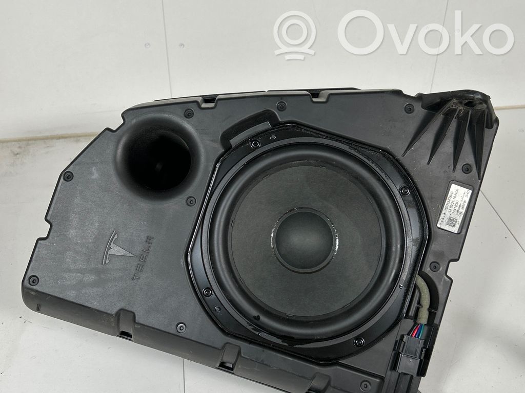 Tesla Model Y Altavoz subwoofer 