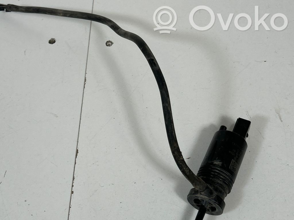 Tesla Model Y Windscreen/windshield washer pump 