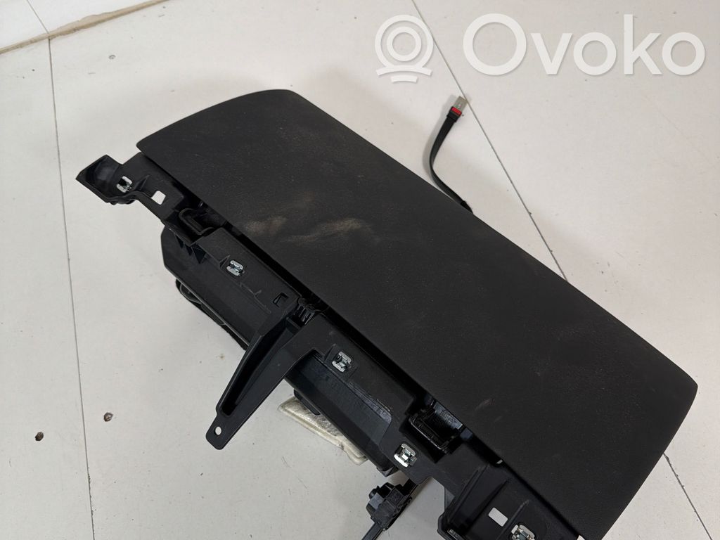 Tesla Model Y Handschuhfach 