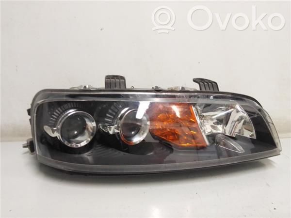 Fiat Punto (188) Lampa przednia 