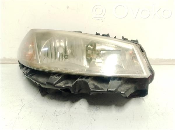 Renault Megane II Lampa przednia 