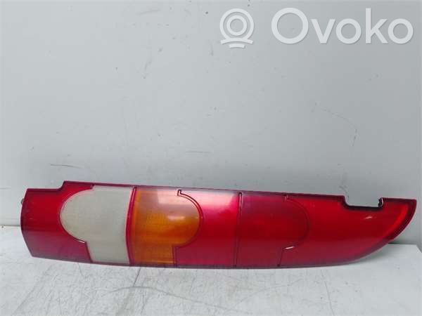 Lámpara de faros/luces traseros   E22057