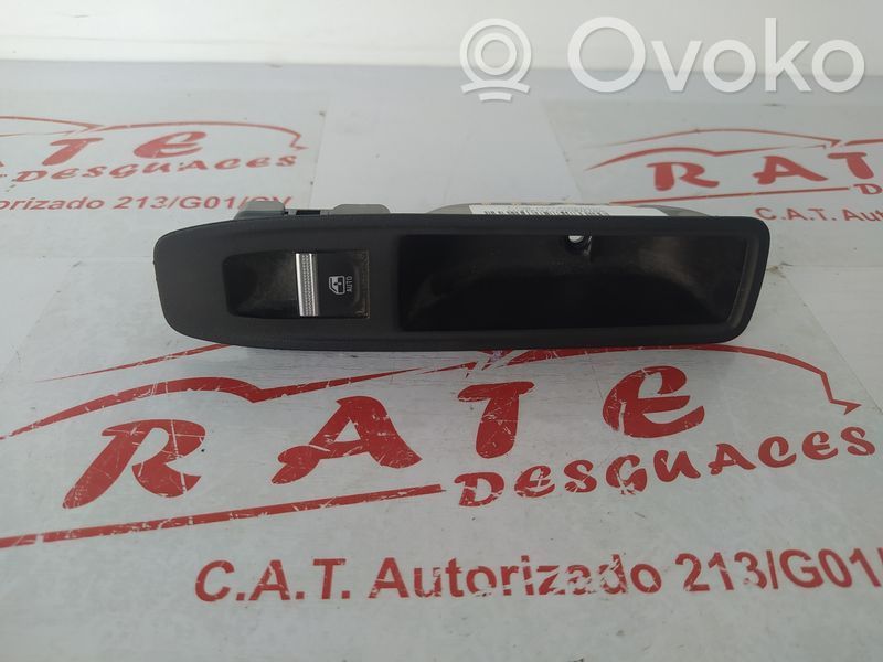 Renault Captur Electric window control switch 