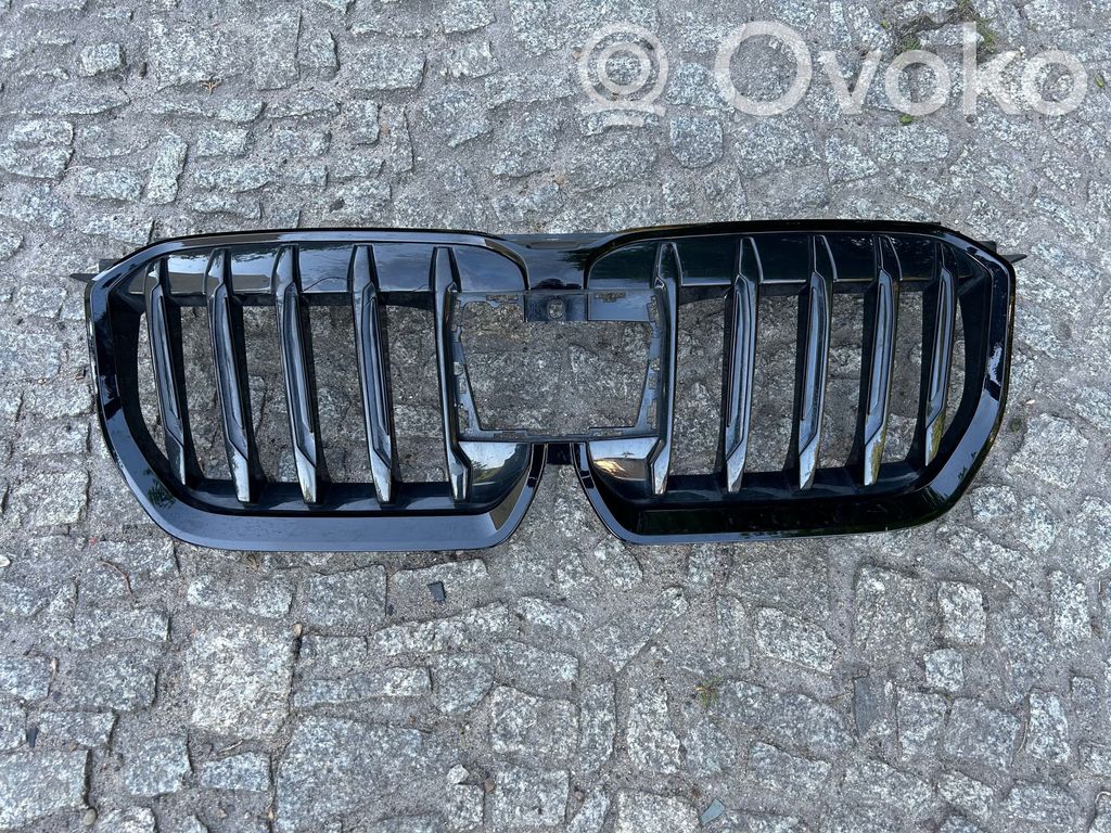 BMW X1 U11 Etusäleikkö 
