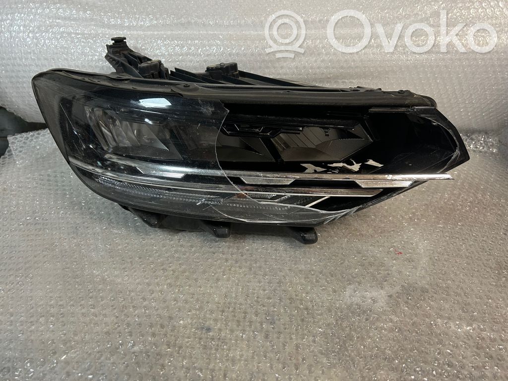 Volkswagen PASSAT B8 Scheinwerfer 