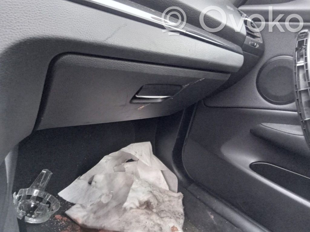 BMW 1 E81 E87 Glove box set 