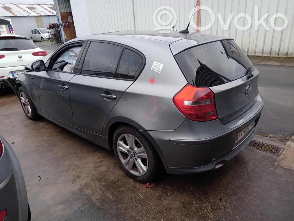 Rear door   41525A2A383