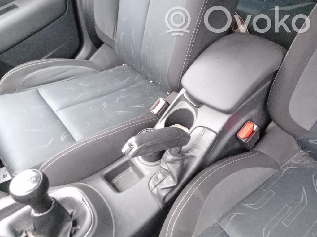 Citroen C4 II Klamra przedniego pasa bezpieczeństwa 
