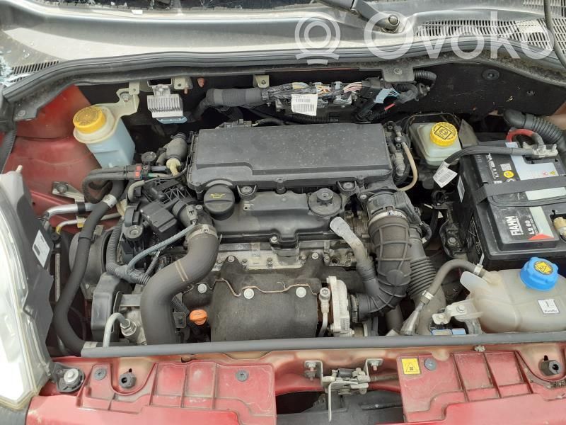 Citroen Nemo Radiatoru paneļa augšējā daļa (televizors) 