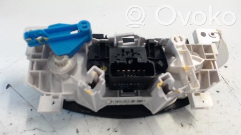 Dacia Sandero Climate control unit 