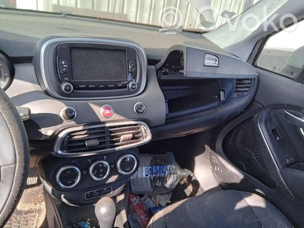 Fiat 500X Botón interruptor de luz de peligro 