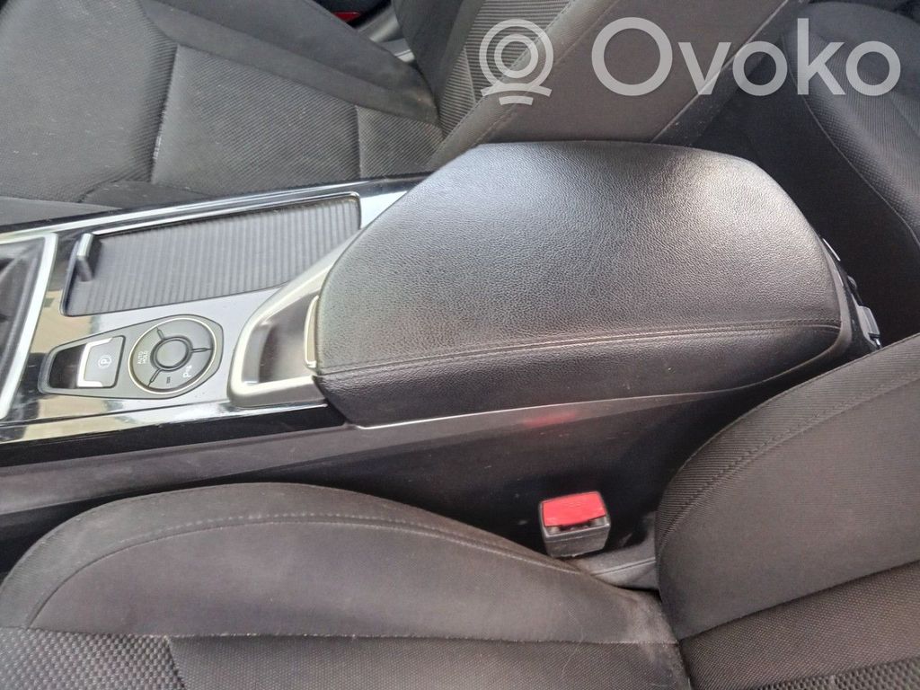 Hyundai i40 Reposabrazos 
