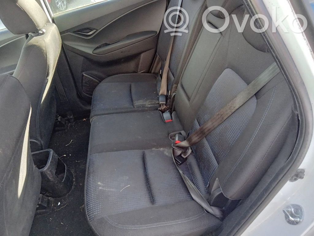 Hyundai ix20 Cinturón trasero 