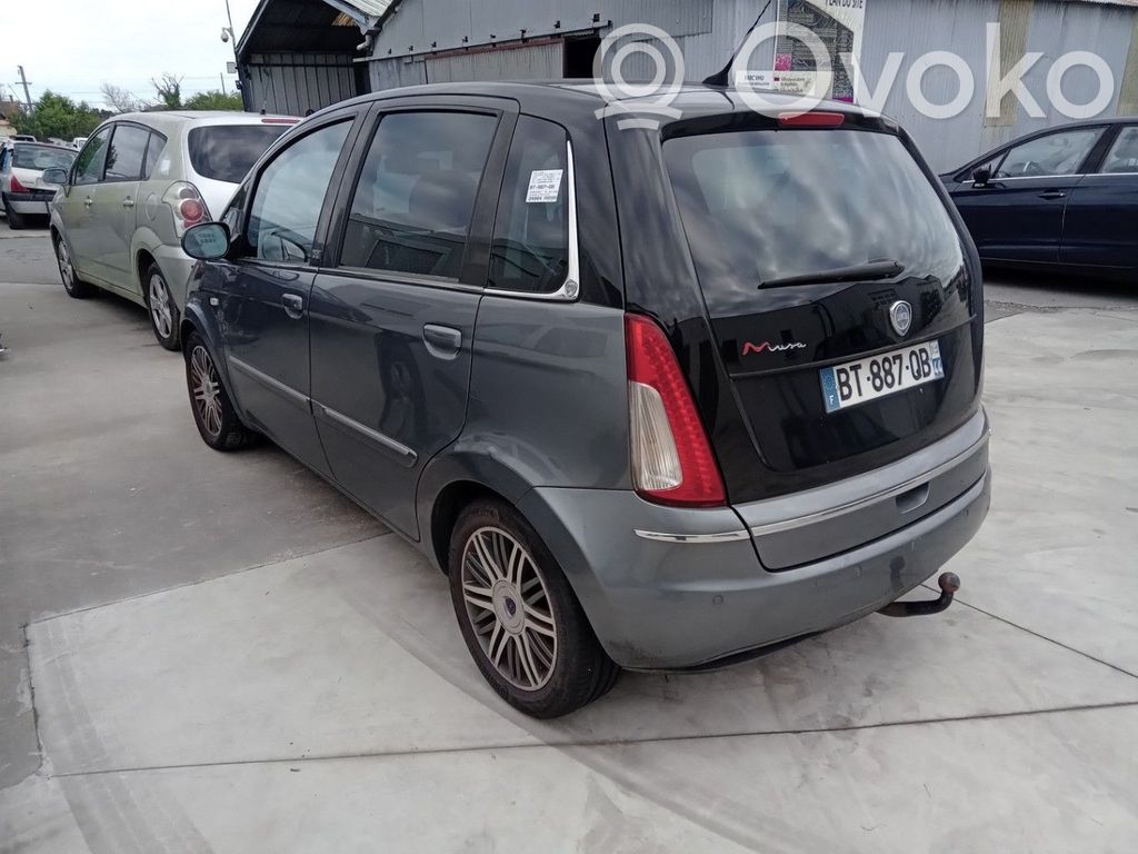 Lancia Musa Lampă spate în caroserie 
