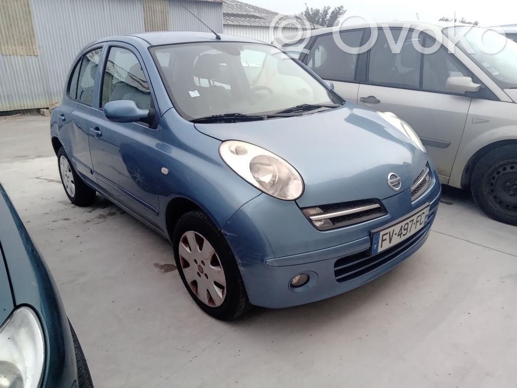 Nissan Micra Nadkole przednie 