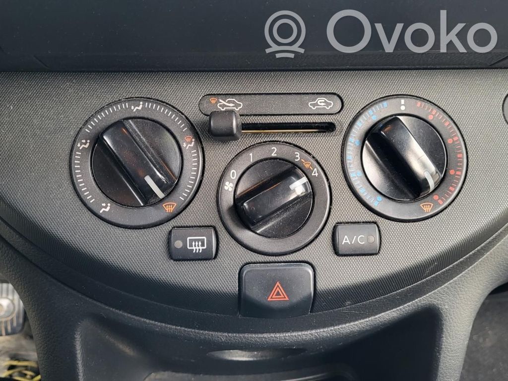 Nissan Note (E11) Climate control unit 