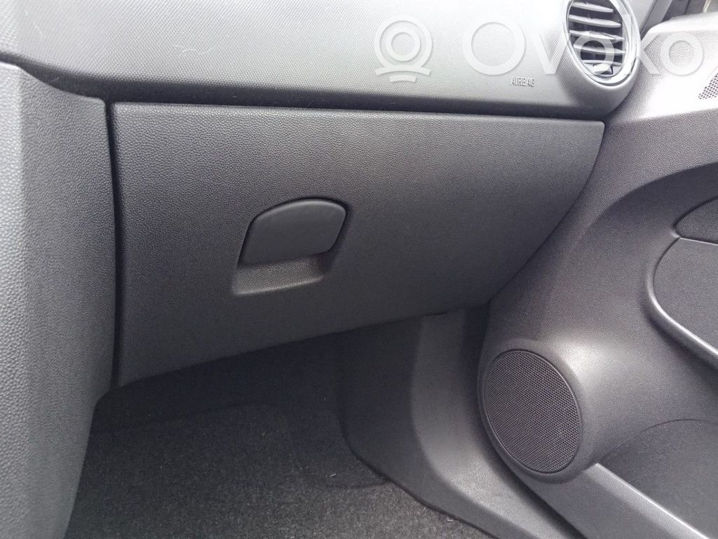 Opel Corsa D Daiktadėžės (bordačioko) komplektas 