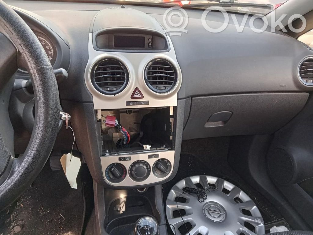 Opel Corsa D Daiktadėžės (bordačioko) komplektas 