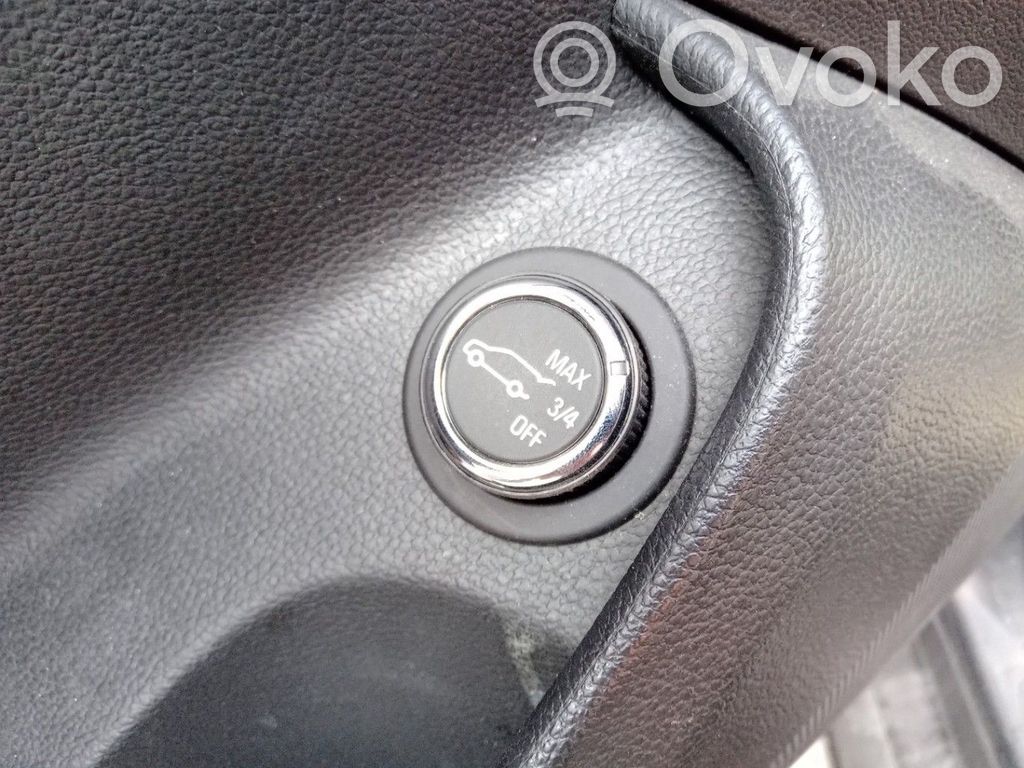 Opel Insignia A Przełącznik / Przycisk otwierania klapy bagażnika 